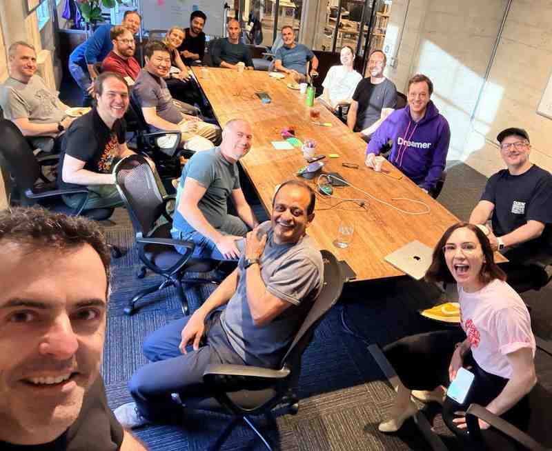  Meta加速AI布局；Dreamer豪华天团整体加盟超级智能实验室。 IT技术