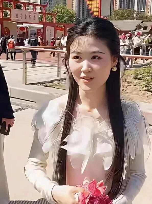  网红流量反噬：陈亚男直播现状折射出的职业素养缺失 新闻