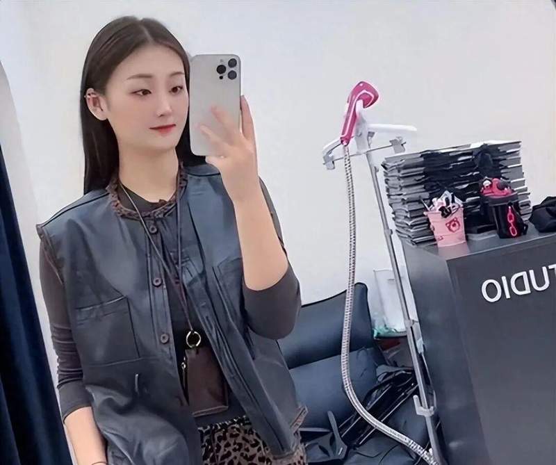  网红流量反噬：陈亚男直播现状折射出的职业素养缺失 新闻