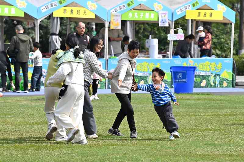  假日流动背后的算法：解析消费供给端的数字化转型 IT技术