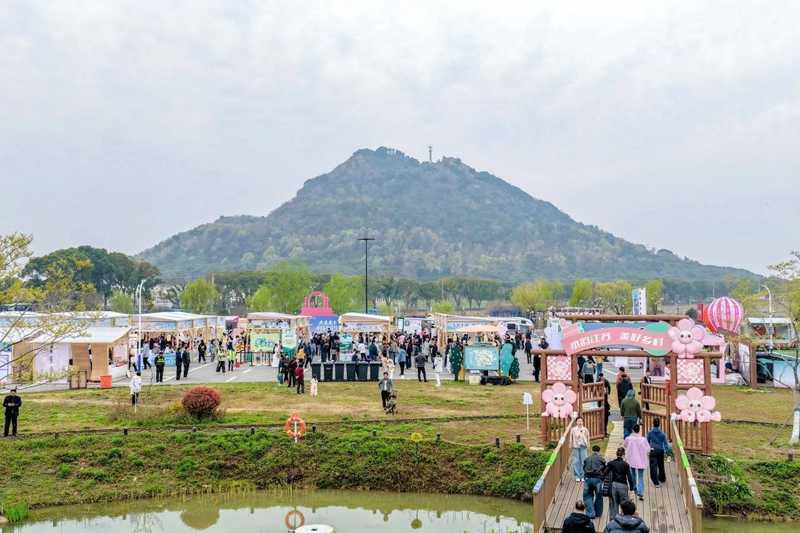  繁花落尽后的寂寥与丰盈：从阳山桃林探寻乡村共生的哲学 文化旅游