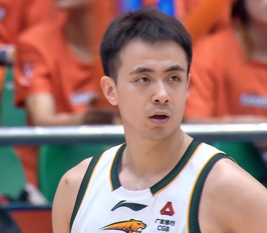  从三连败到险被逆转，山东男篮的困境里藏着多少人的影子？ 体育新闻