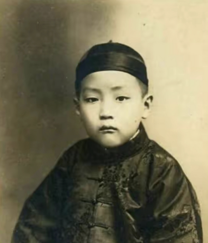  衍圣公制度的九百年兴衰：从孔令贻绝嗣危机到孔德成的历史见证 新闻