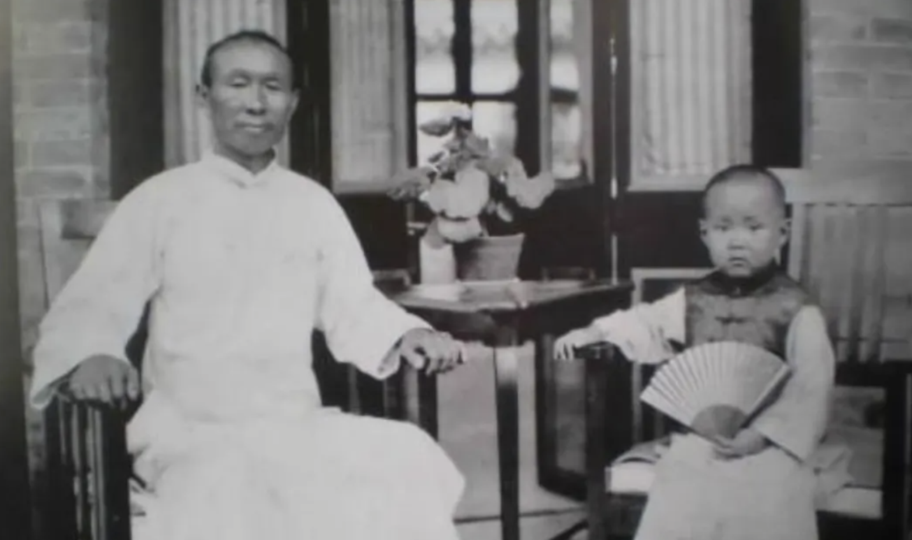  衍圣公制度的九百年兴衰：从孔令贻绝嗣危机到孔德成的历史见证 新闻